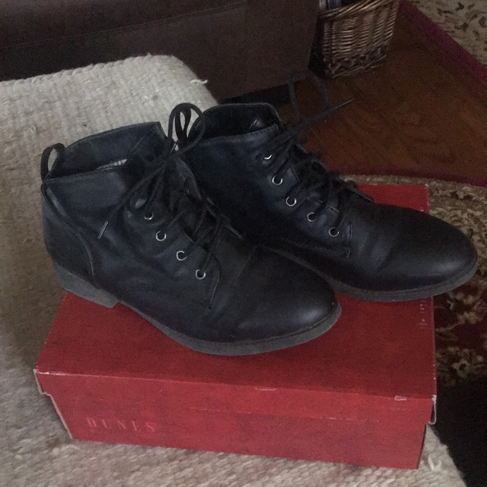 American Eagle black ankle boots